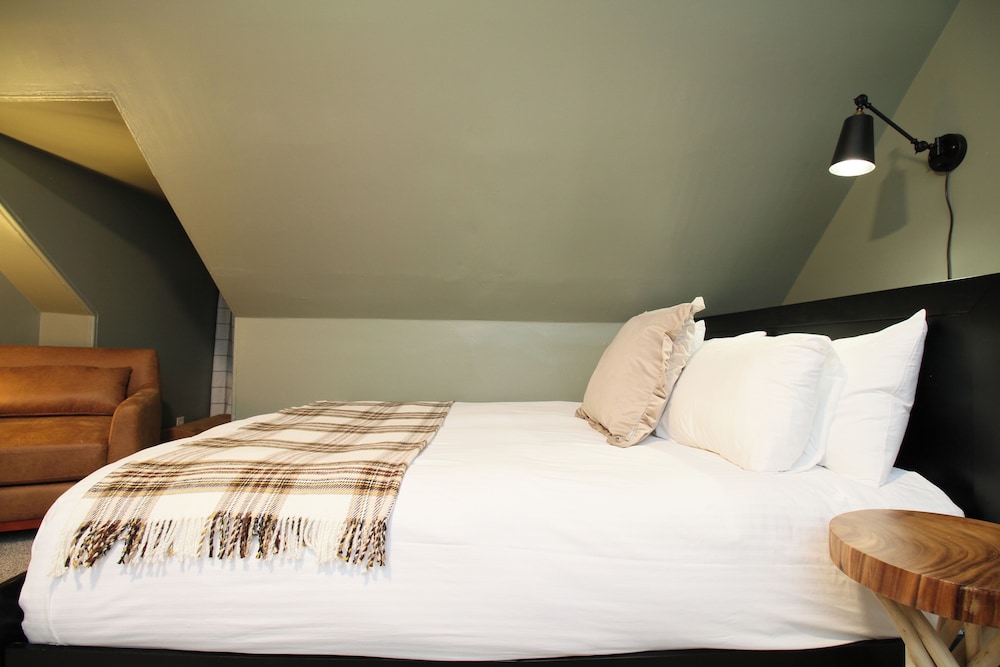 The Aurora Inn & Cottages - photo 35