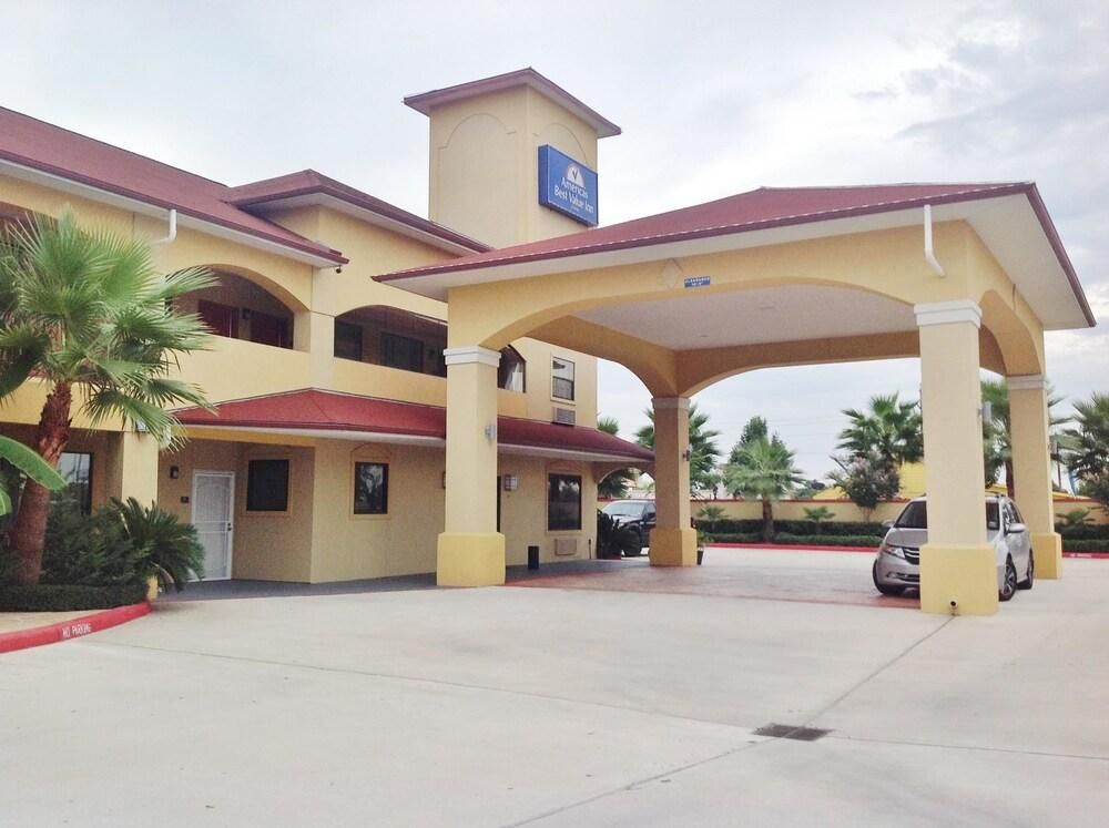 Americas Best Value Inn And Suites Houston Tomball Parkway - photo 2