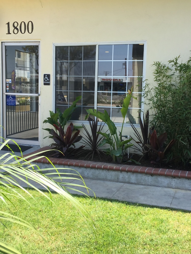 Anaheim Executive Inn & Suites - photo 115