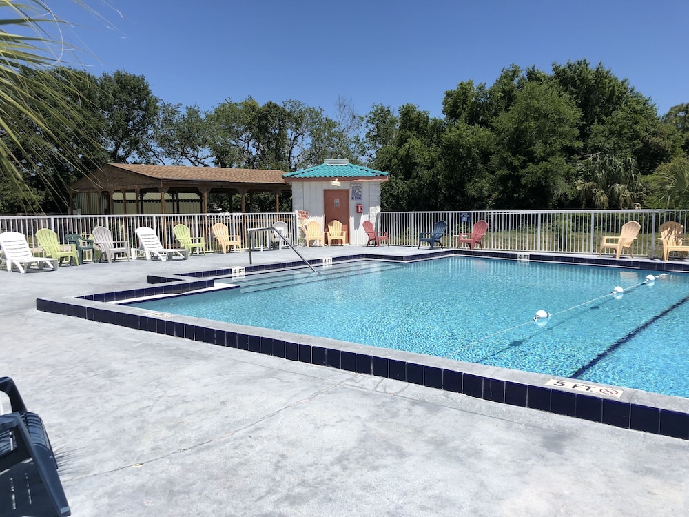 Executive Garden Titusville Hotel - photo 26