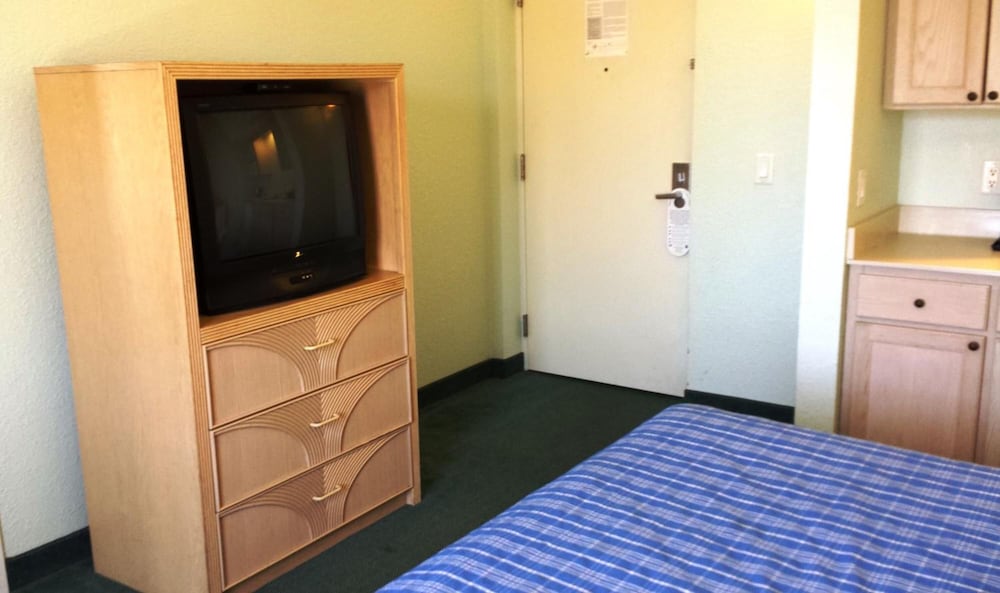 Cocoa Beach Suites - photo 18