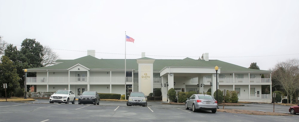 Quality Inn Fayetteville near Historic Downtown Square - photo 54