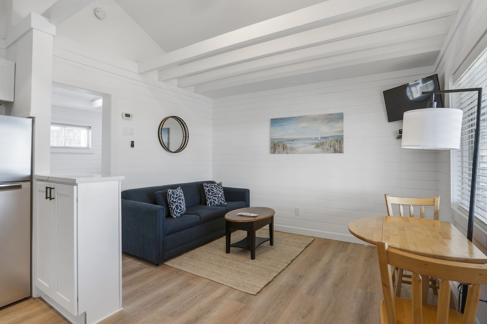 Driftwood Resort - photo 103