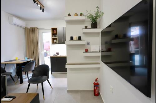 Elaion guest house — 4-Star Luxury Hotel in Athens, Greece