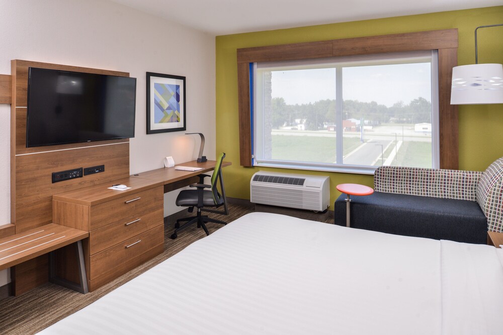 Holiday Inn Express & Suites Siloam Springs by IHG - photo 12