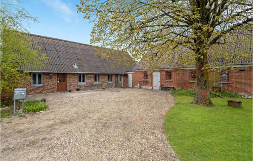 4 Bedroom Beautiful Home In Tarm — 4-Star Luxury Hotel in Tarm, Denmark