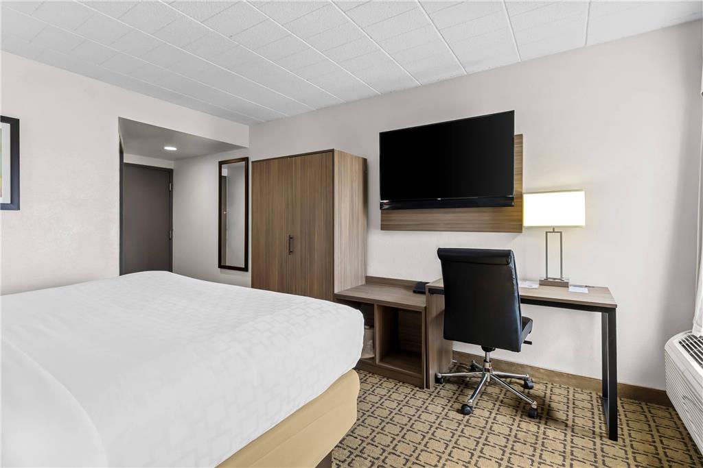 Clarion Inn Cranberry Township - photo 22
