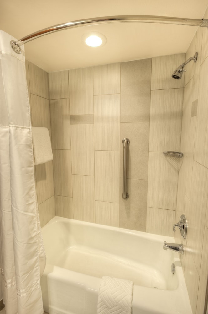 Hilton Bellevue - photo 34