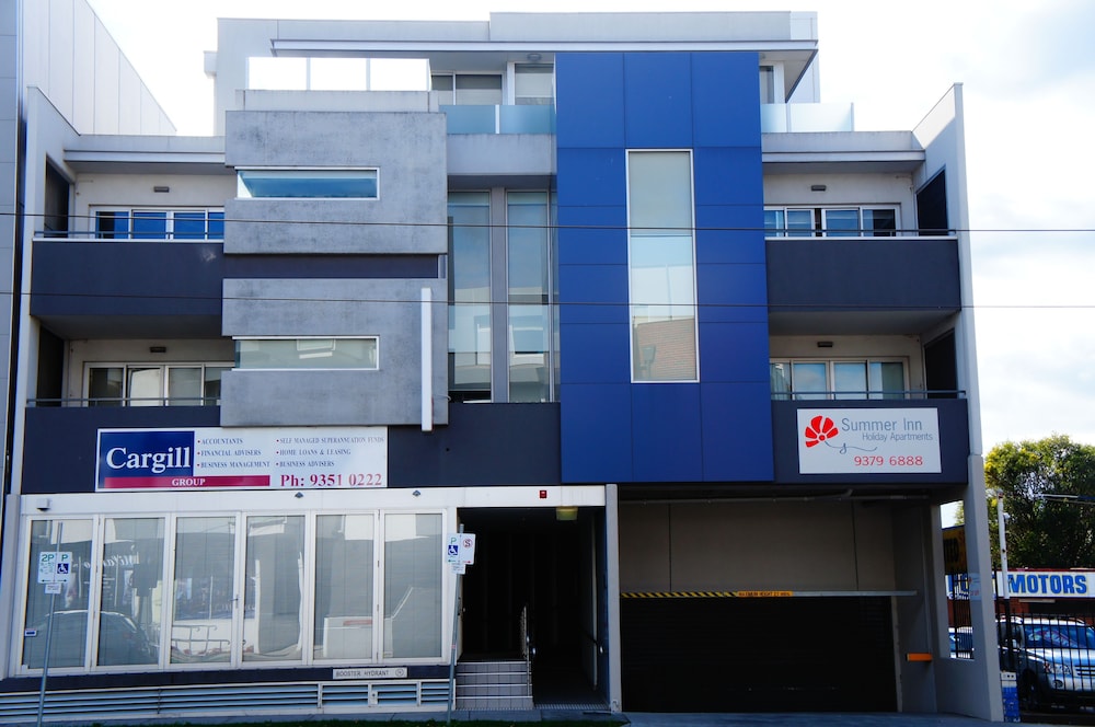 Summer Inn Holiday Apartments — 4-Star Luxury Hotel in Essendon North, Australia