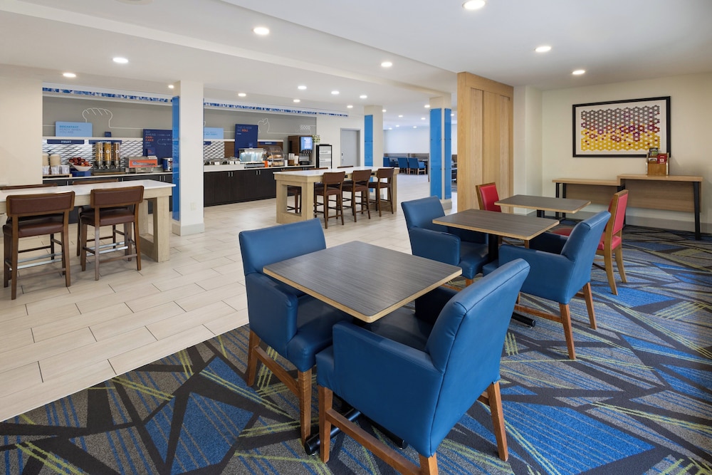 Holiday Inn Express Augusta Downtown by IHG - photo 31