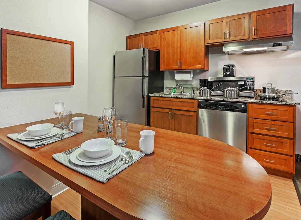 Candlewood Suites El Paso North by IHG - photo 15