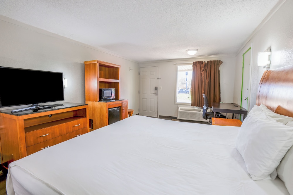 Cozy Garden Inn By OYO Hwy 40 Richmond - photo 16
