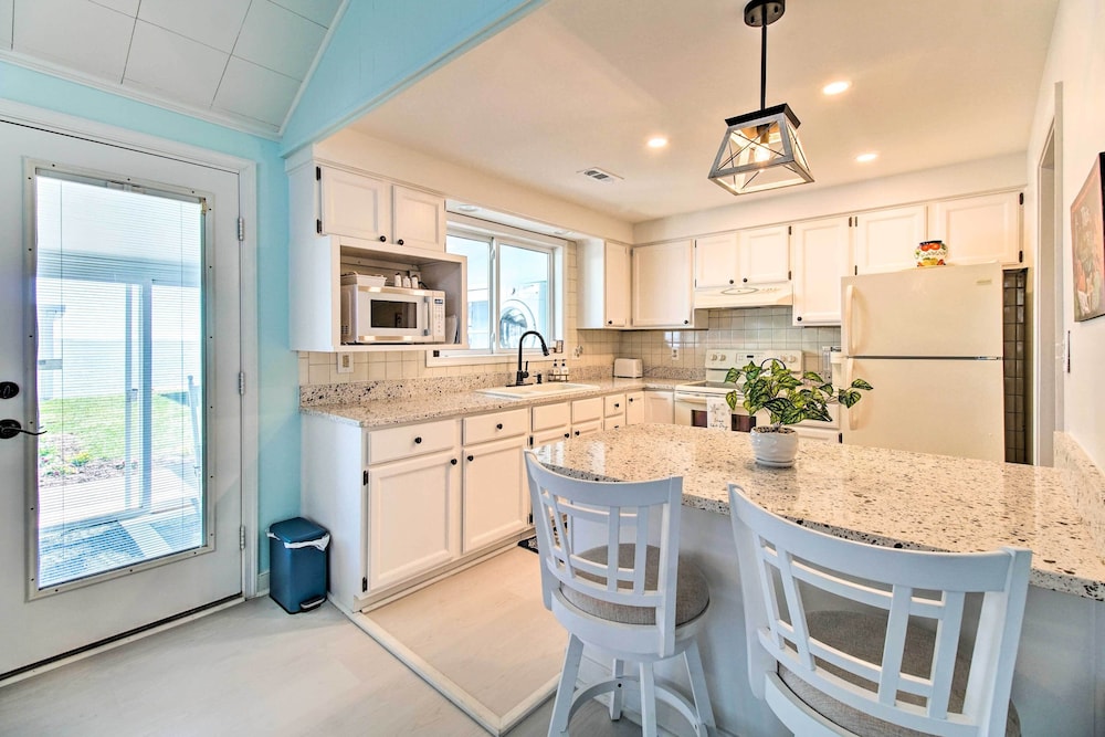 Refreshing Colonial Beach Vacation Rental — 4-Star Luxury Hotel in Colonial Beach, United States