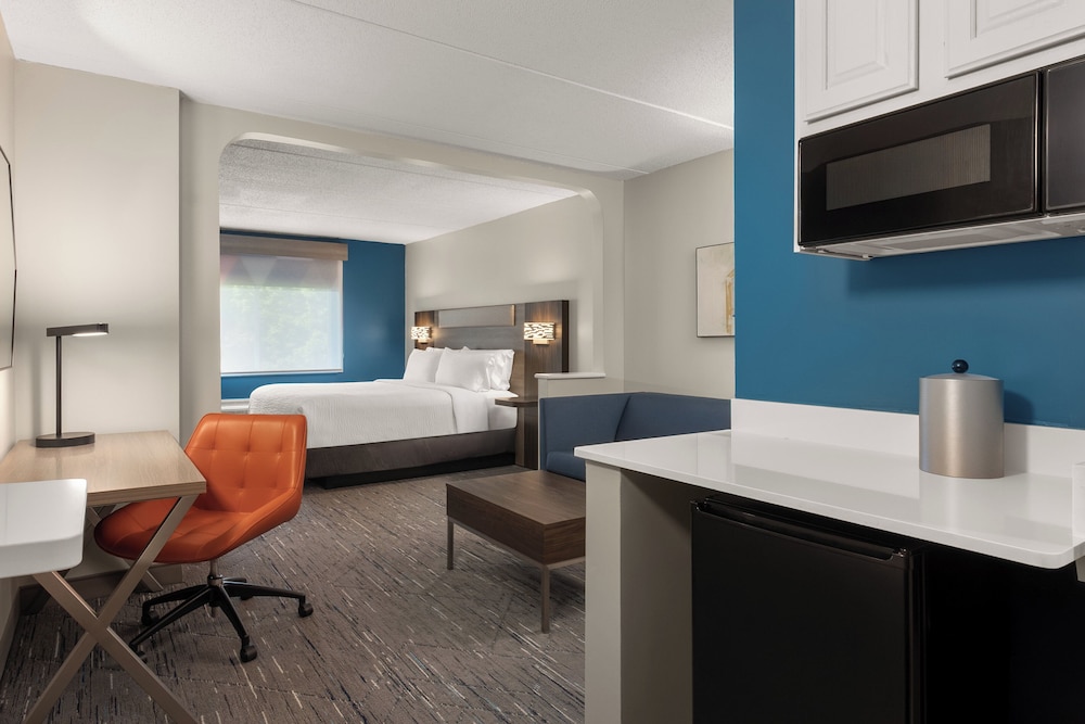 Holiday Inn Express & Suites Hawthorne Elmsford North by IHG - photo 27