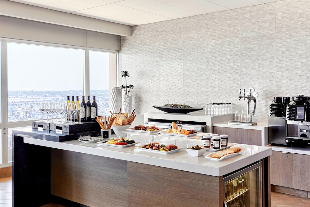 Los Angeles Airport Marriott - photo 55