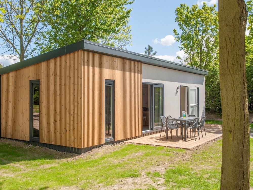 Chalet Near Hunebedcentrum — 4-Star Luxury Hotel in Borger, Netherlands