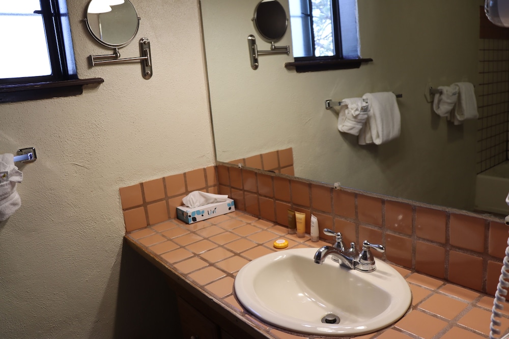 Sagebrush Inn & Suites - photo 61