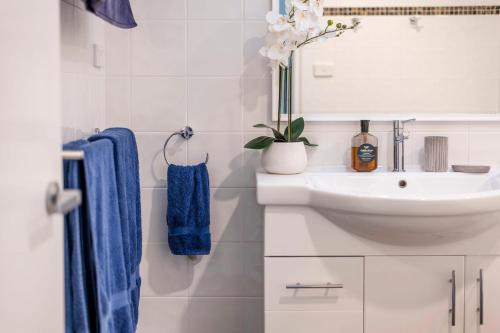 La Ronde Three Unit 3 Oceanstays — 4-Star Luxury Hotel in Yamba, Australia