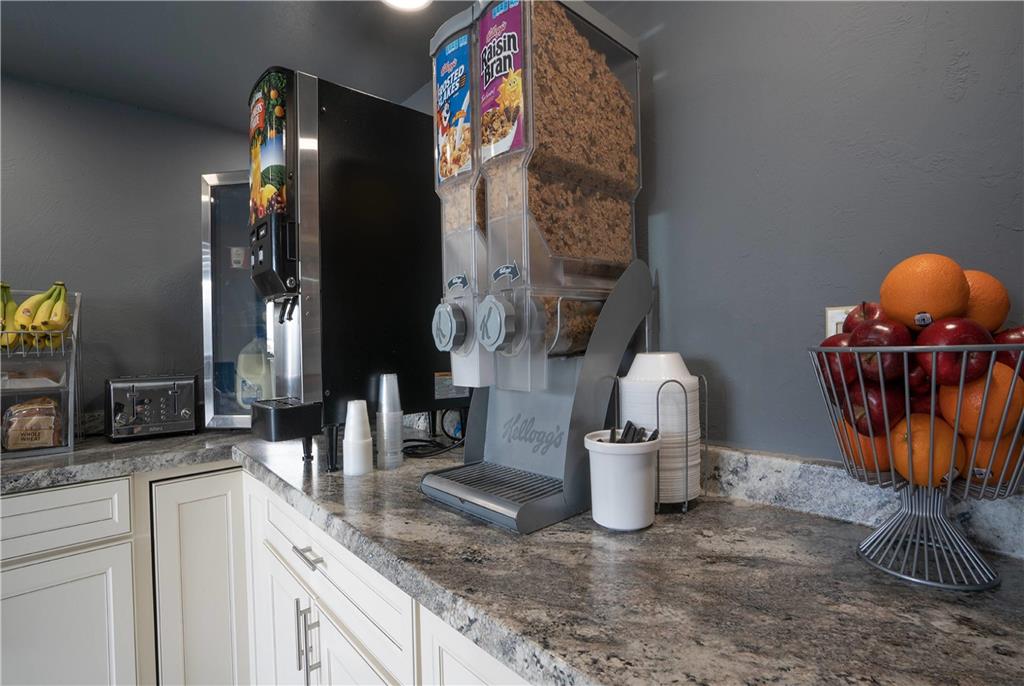 Super 8 by Wyndham Miles City - photo 35