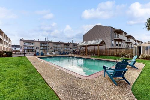 Mariner Village 307 — Seabrook — photo 4