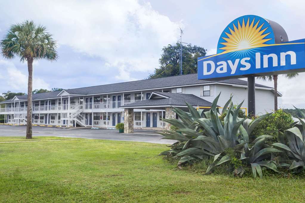 Days Inn by Wyndham Madison in Madison, United States