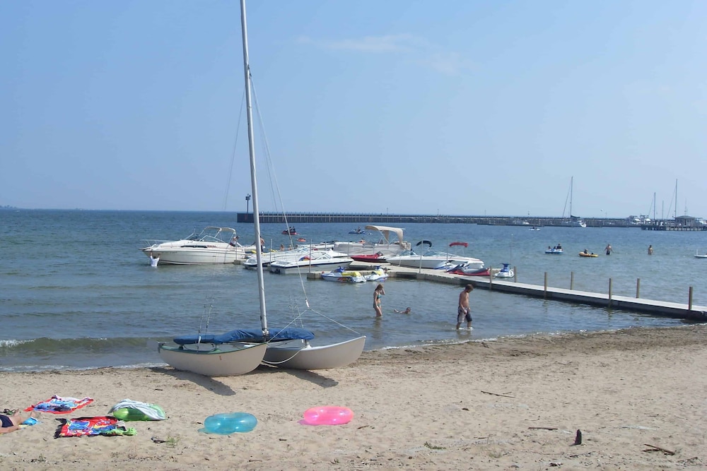 Tawas Bay Beach Resort - photo 17