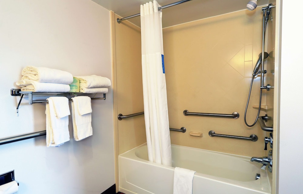 Hampton Inn & Suites Lamar - photo 83