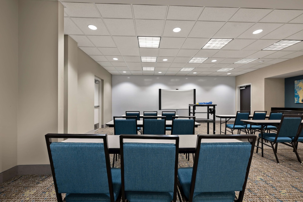 Hampton Inn Birmingham Leeds - photo 61