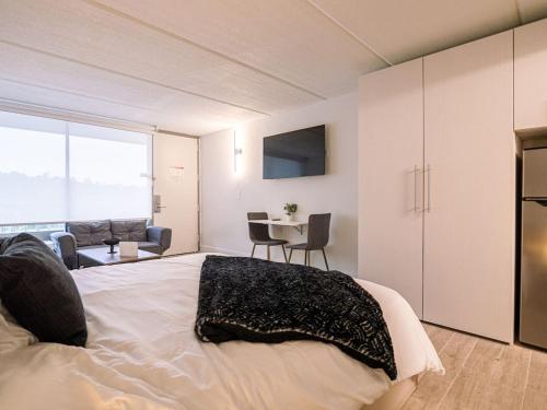 Bright and Private Suite with Everything You Need - photo 41