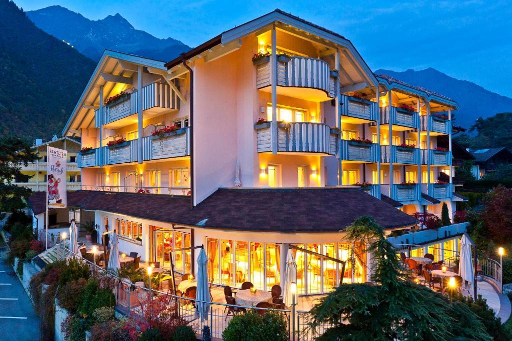 Amaris Suites - carbon neutral hotel in Rabla