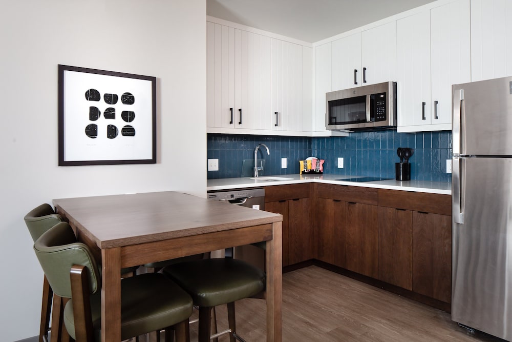 Staybridge Suites Iowa City Coralville by IHG - photo 26