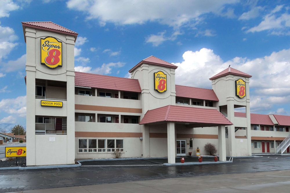 Super 8 by Wyndham Fernley - photo 32