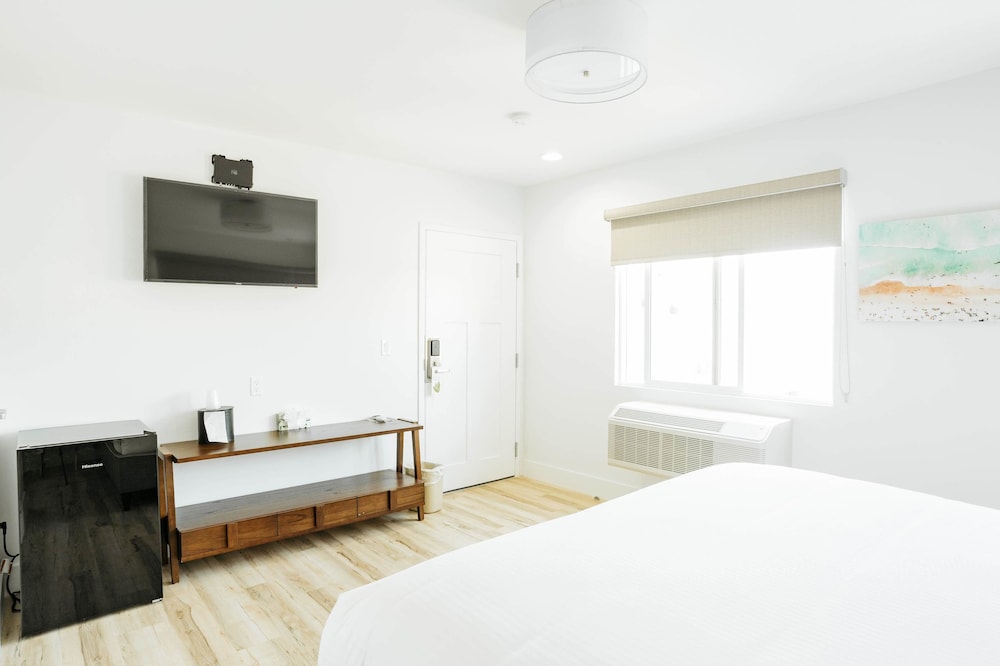 The Belmont Shore Inn - photo 23