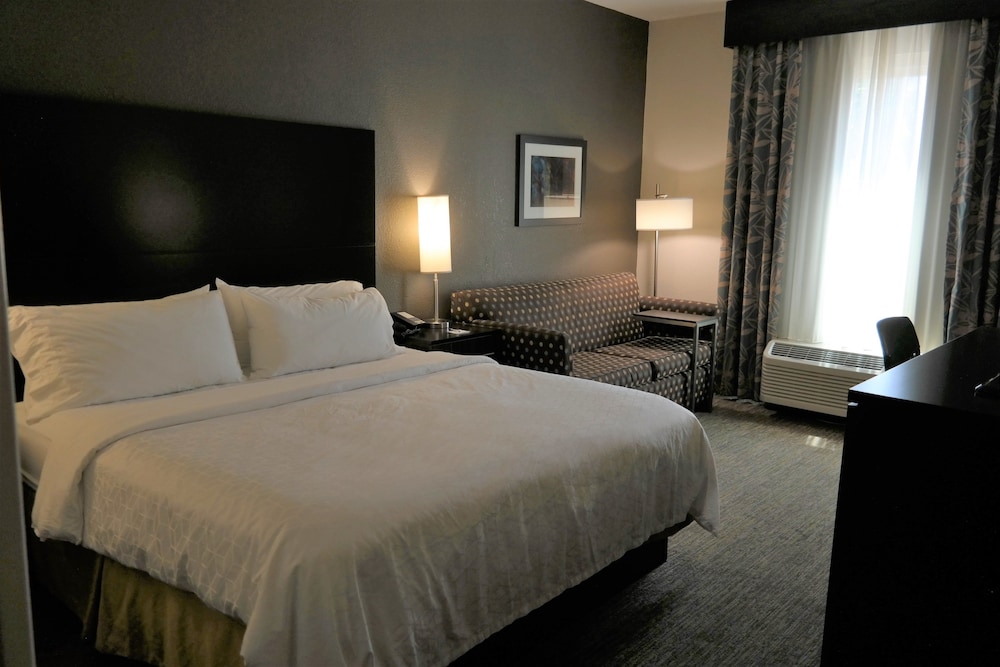 Holiday Inn Express Fredericksburg Southpoint an IHG Hotel - photo 4