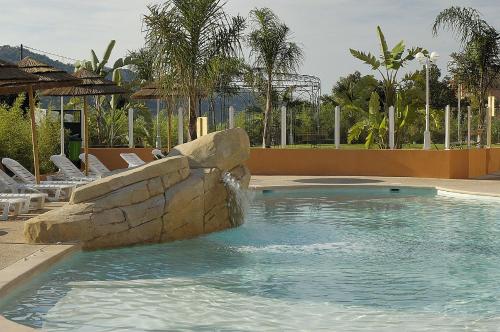 Appart Hotel Lou Castelet — hotel in Carros