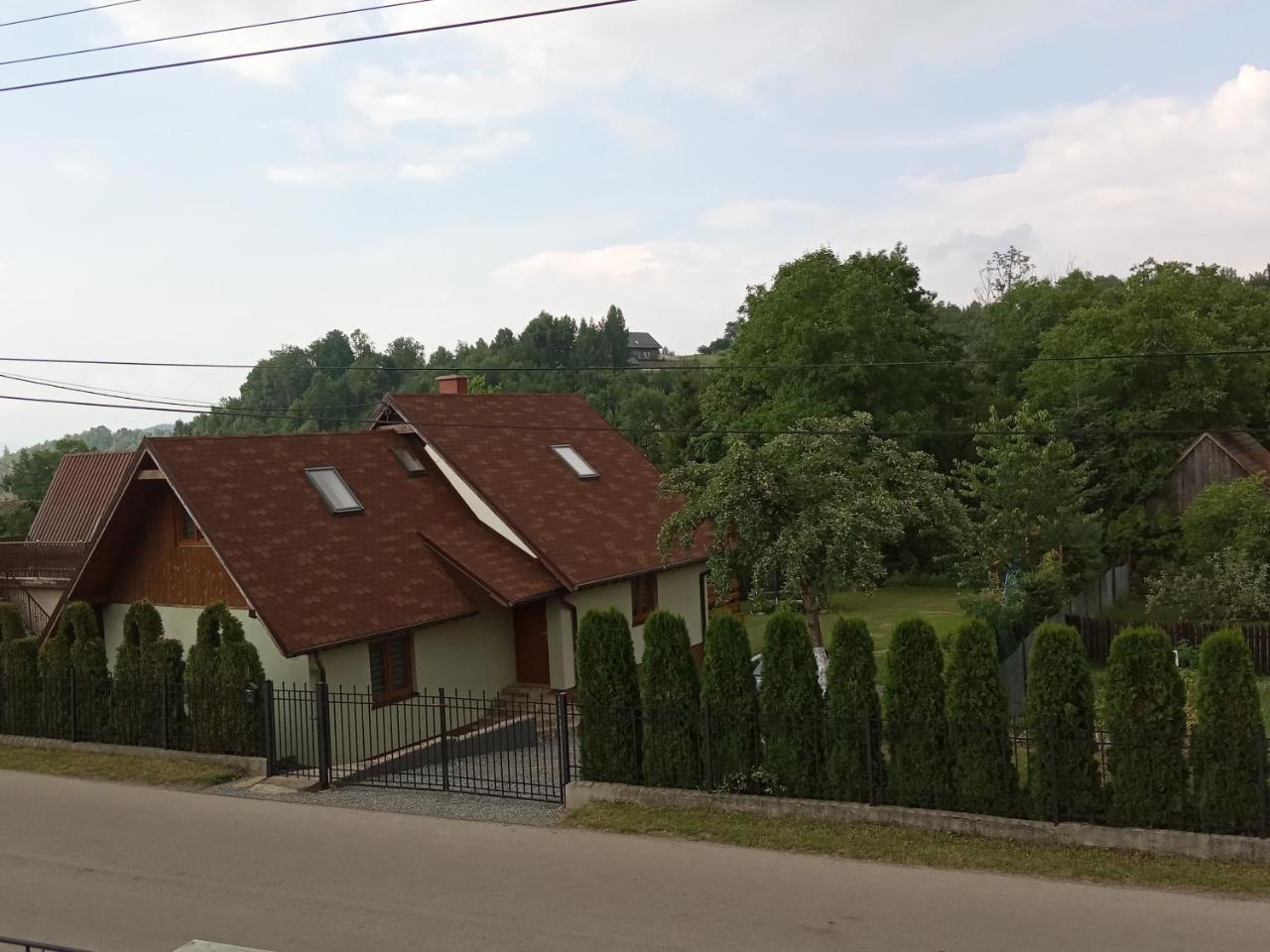 Dom W Gorach Przy Szlaku — hotel in Bystra