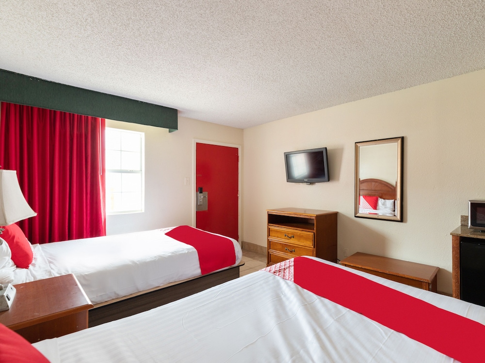 OYO Hotel San Antonio Lackland near Seaworld - photo 15