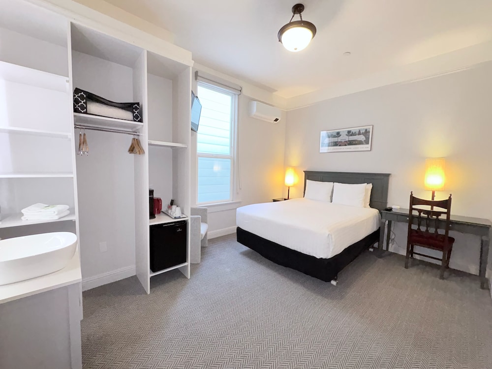 The Grove Inn - photo 4