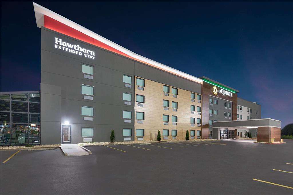 La Quinta Inn & Suites by Wyndham Springdale - photo 2