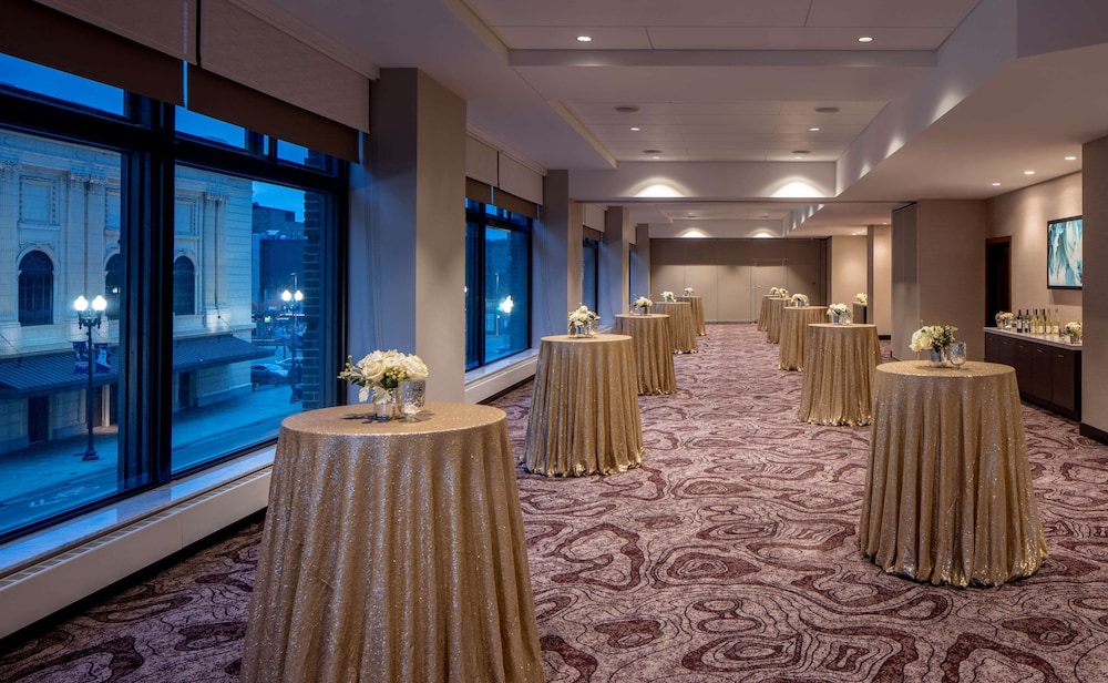 Embassy Suites by Hilton Minneapolis Downtown - photo 45
