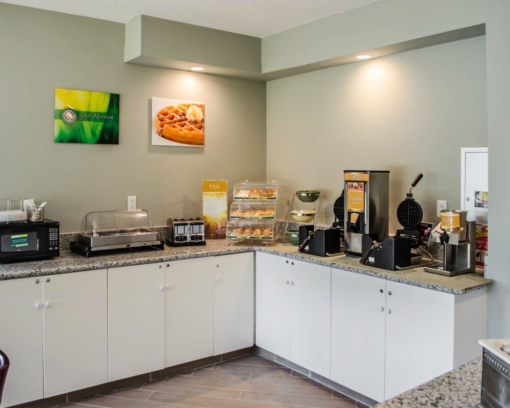Days Inn by Wyndham Eglin AFB - photo 31