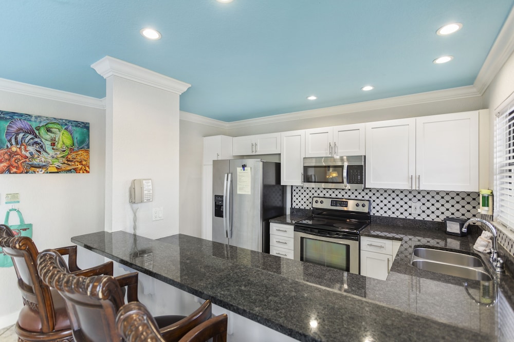 Bayview Plaza Waterfront Resort - photo 26