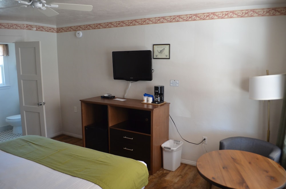 Silver Maple Inn - photo 9