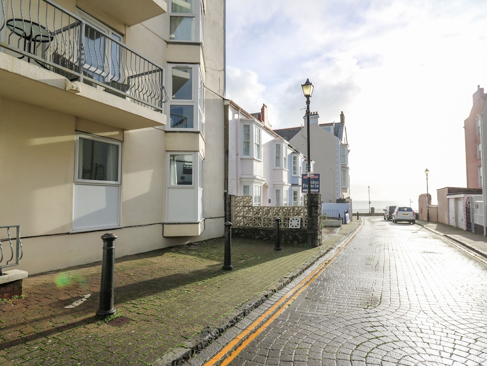 1 St Marys Court — 4-Star Luxury Hotel in Tenby, United Kingdom