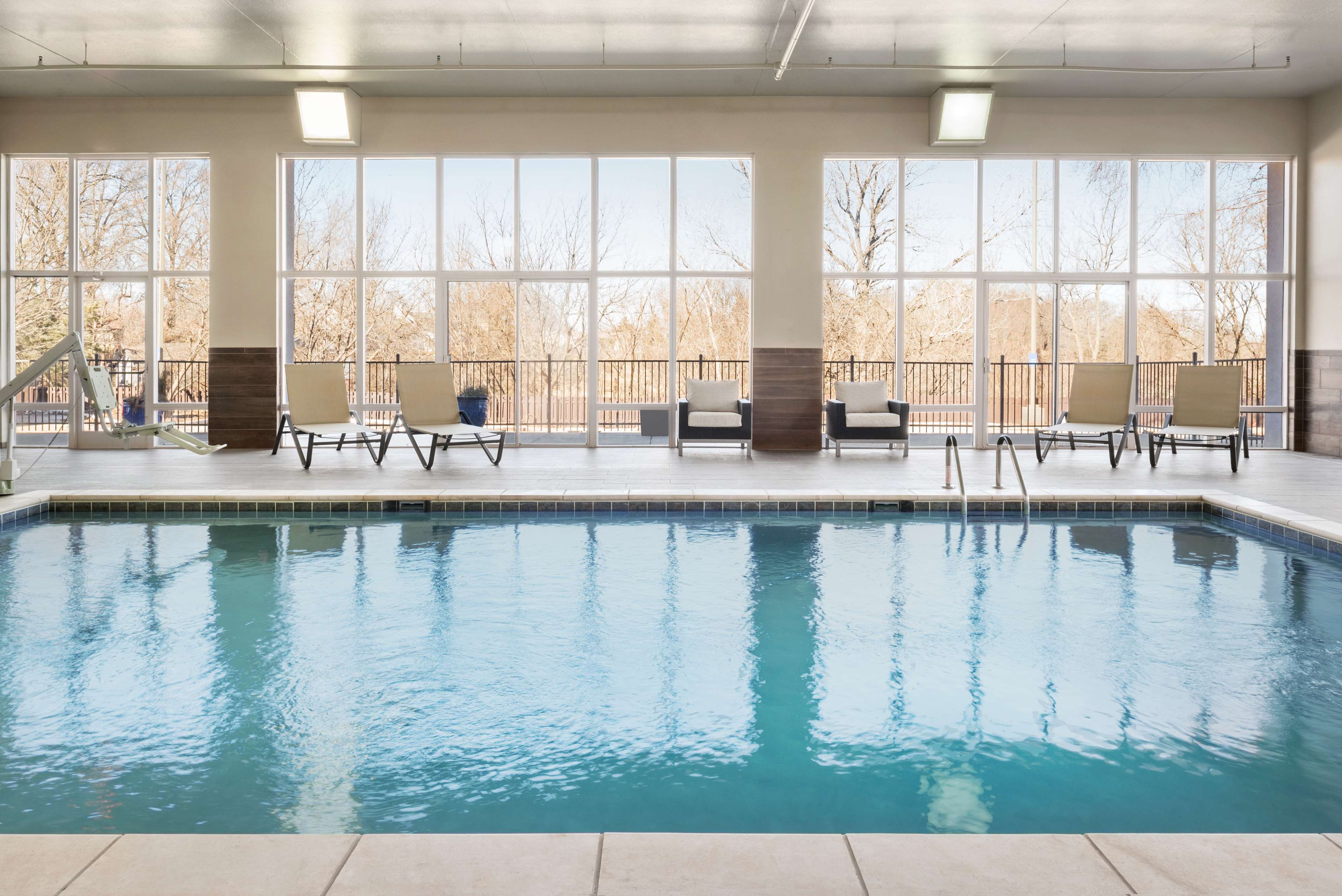 Hampton Inn Lawrence - photo 6