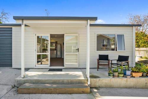 Karori Kabin Karori Holiday Home — 4-Star Luxury Hotel in Wellington, New Zealand