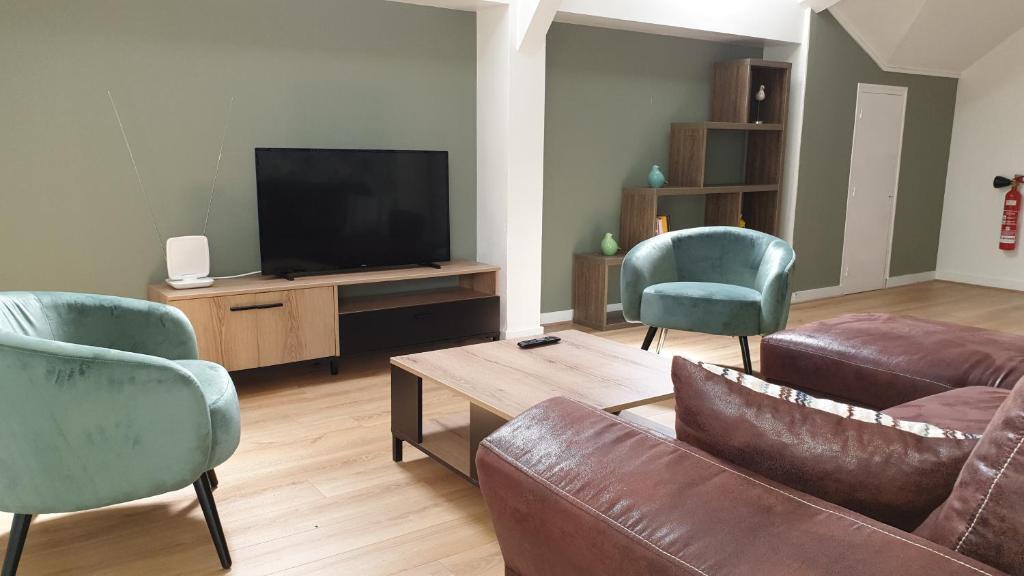Cosy Er Lann Gite Cedre — 4-Star Luxury Hotel in Antrain, France