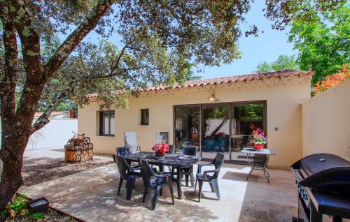 Charmant Mazet Provençal in Mazan, France