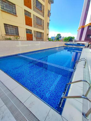 Royal Essence Apartment With Heated Swimming Pool Ample Parking Space Fully Equipped Gym And Amazing Scenic City Views