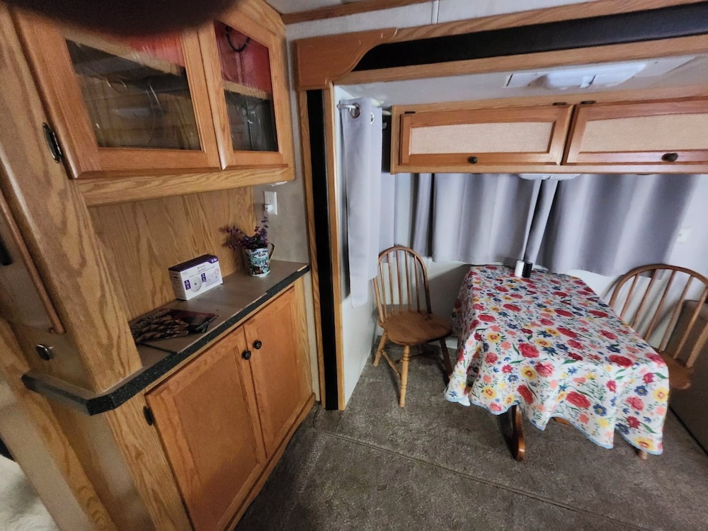 Vigilante Inn Covered Wagon - photo 8